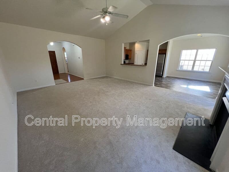 Spartanburg House: 437 Melbourne Lane