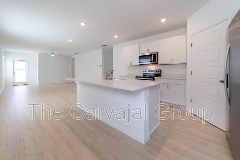 Davenport House: 4812 Rolling Lake Lane