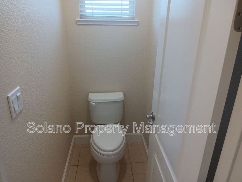 Vacaville House: 2167 Newcastle Dr.