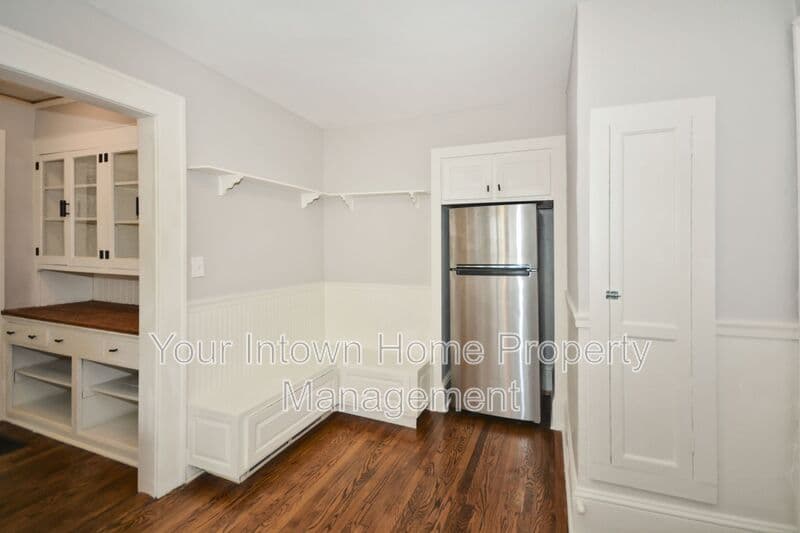 Atlanta House: 619 Cooledge Ave NE