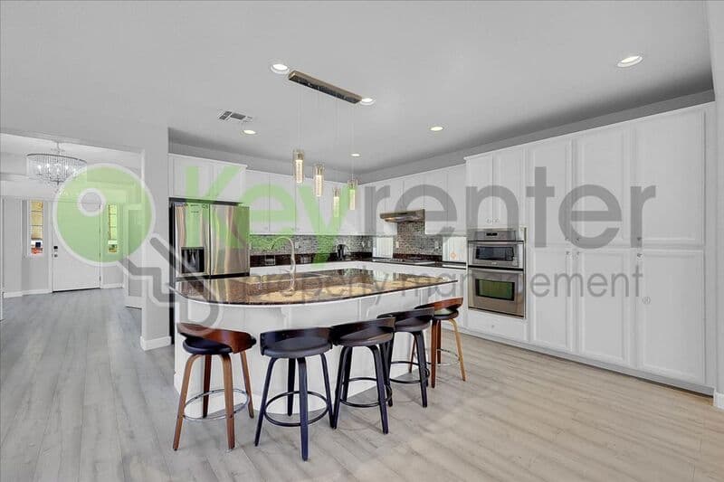 Lincoln House: 1740 Allenwood Circle