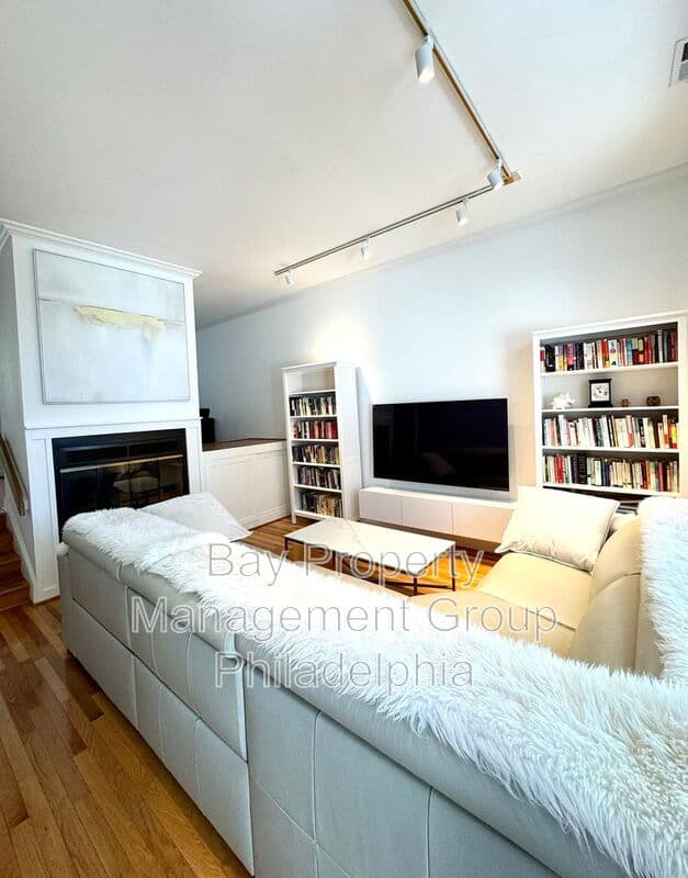 Philadelphia House: 834 N Newkirk St