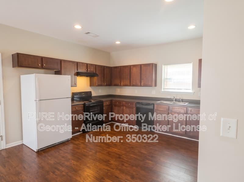 Mcdonough House: 554 Tulip Ln
