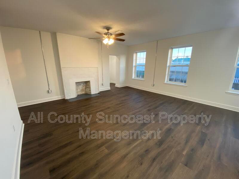 Monticello Condo: 170 E Dogwood St