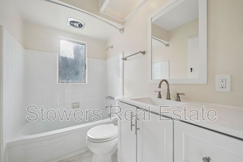 Danville House: 275 Cameo Dr
