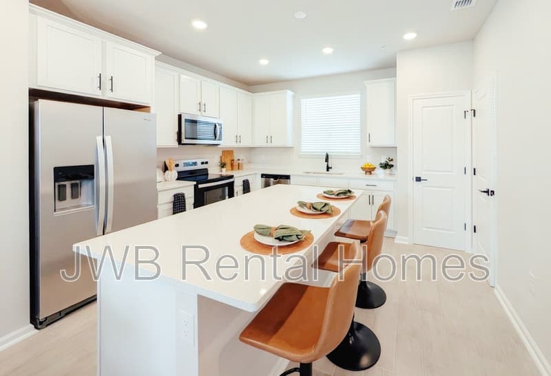 Jacksonville Townhome: 160 Barstow Pl