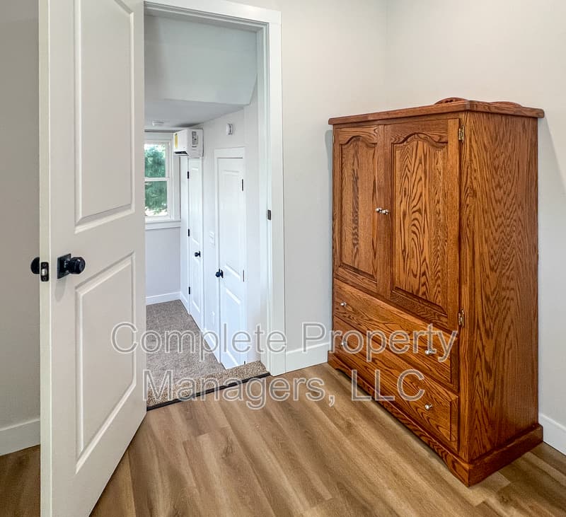 Albert Lea House: 711 Clausen Avenue