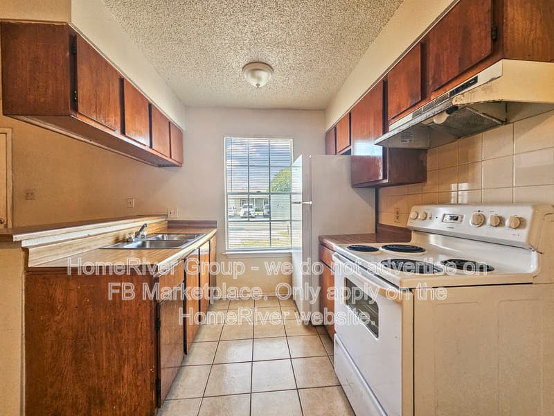 San Antonio House: 808 W Olmos Dr