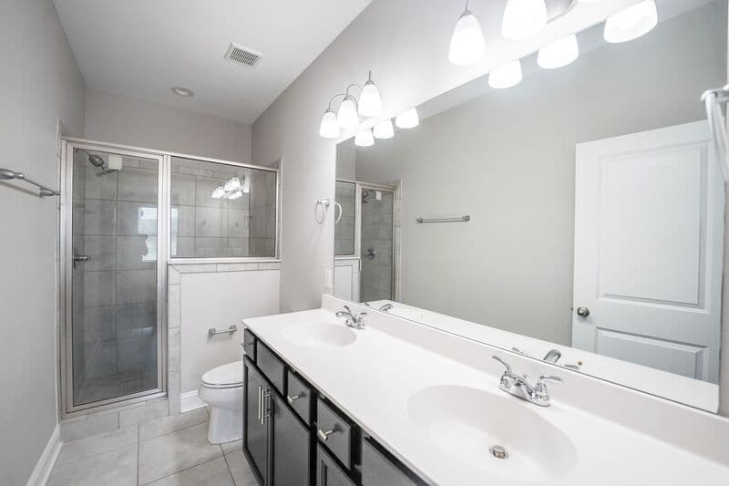 Richmond Hill House: 160 Lake Lily Drive