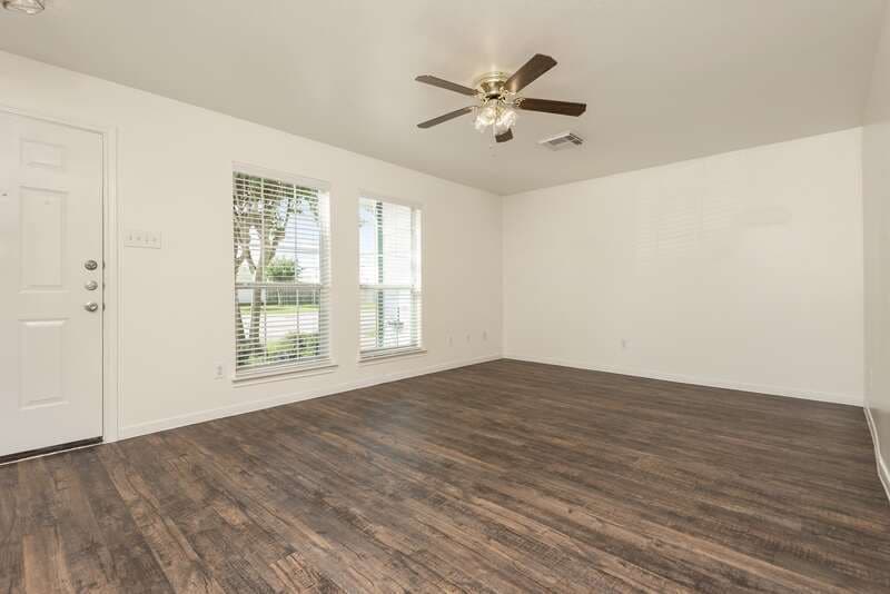 Dickinson Townhome: 5007 Akumal Calle