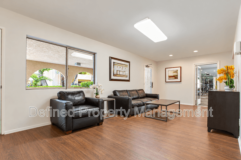 Sherman Oaks Condo: 4701 NATICK AVE