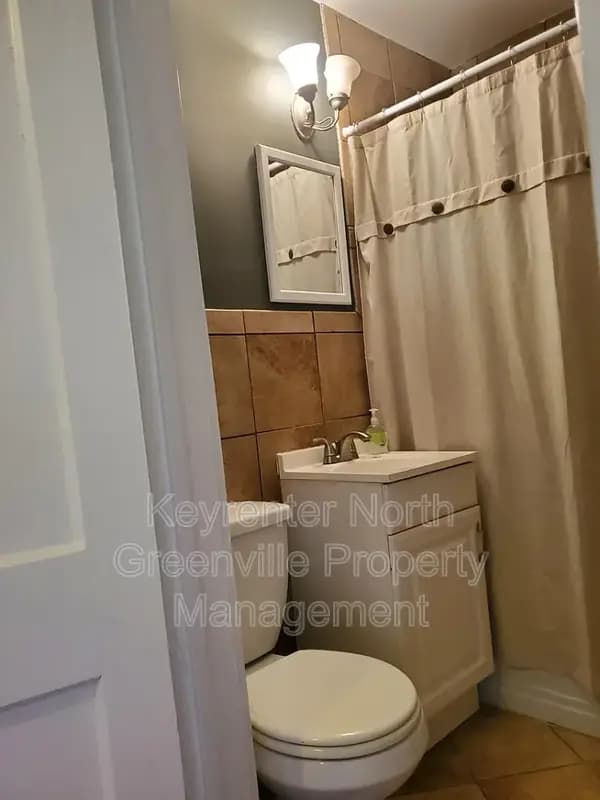Greenville House: 127 Wedgewood Dr
