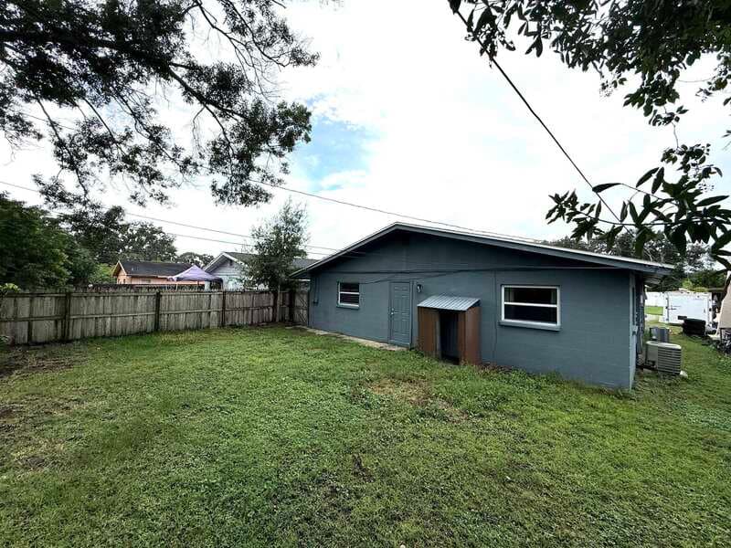 Largo Condo: 3716 137th Avenue North - B