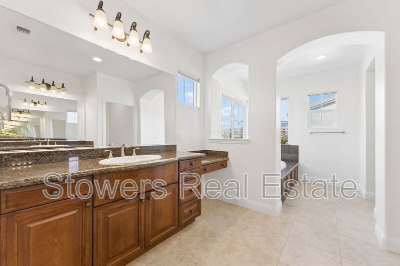 Danville House: 310 La Spezia