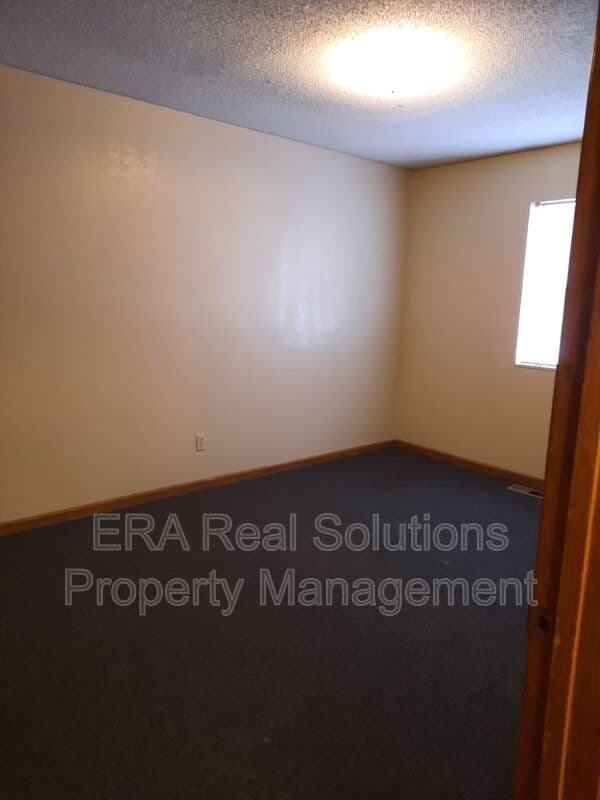 Hillsboro Condo: 201 John St.