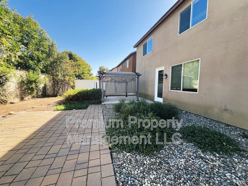 Bakersfield House: 8316 Prentice Hall Drive