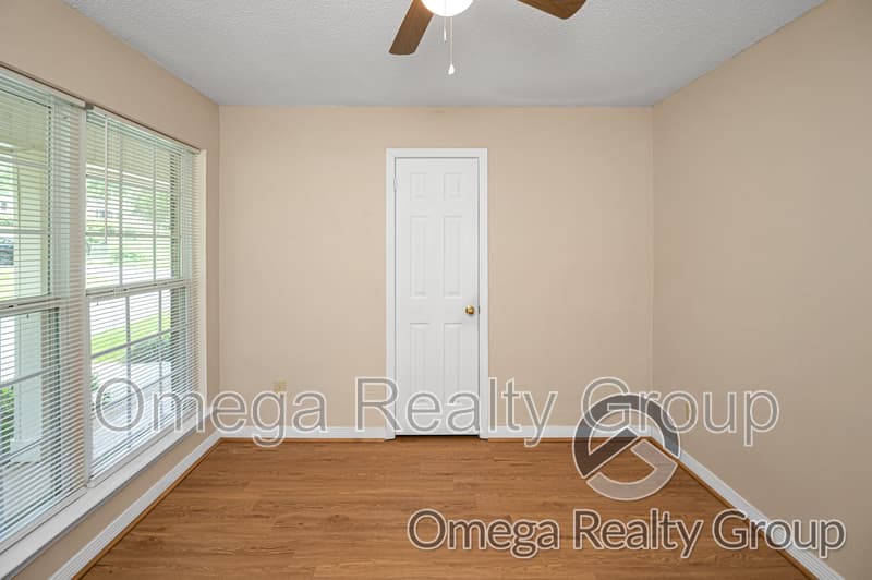 Mobile House: 4267 Springview Dr
