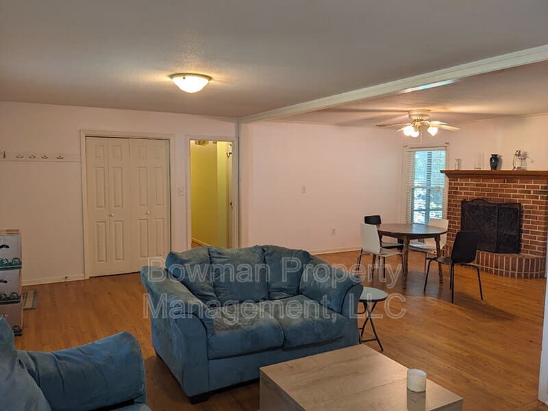 Athens House: 115 Davis Estates Rd
