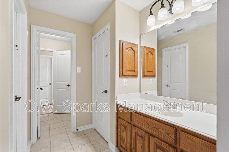 Dallas House: 6716 Prairie Flower Trail