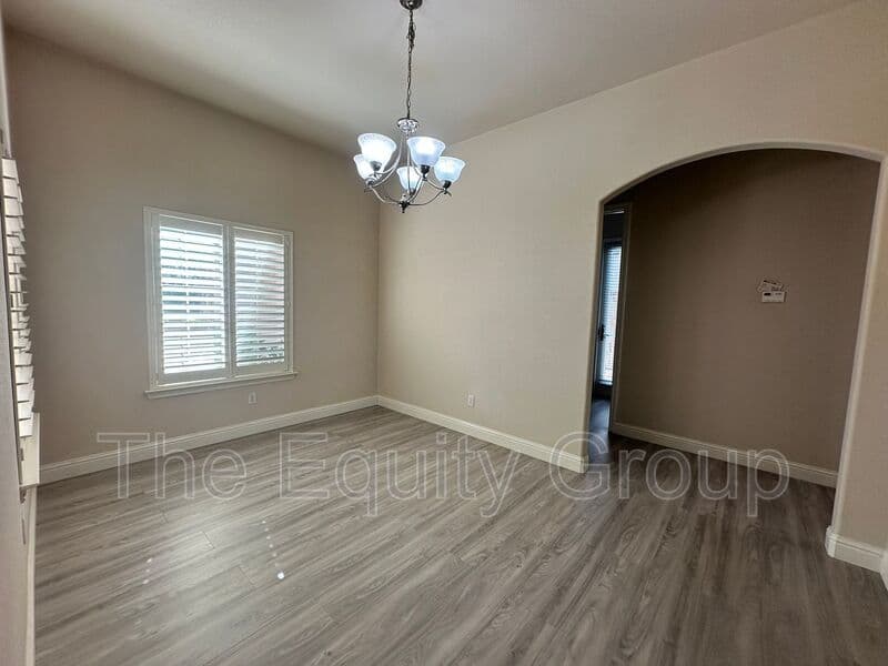 Visalia House: 239 North Preston St