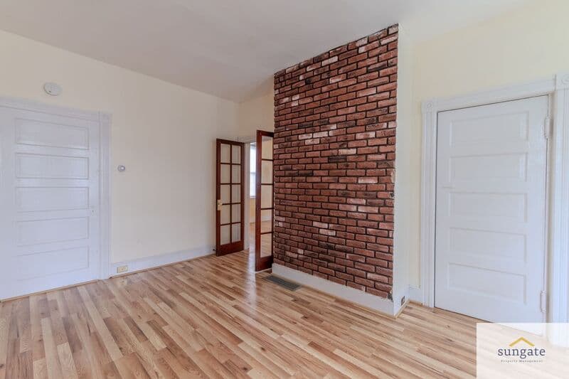 Baltimore Condo: 2900 E Strathmore Ave