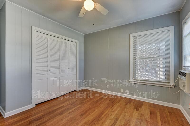 San Antonio House: 1322 W Malone Ave