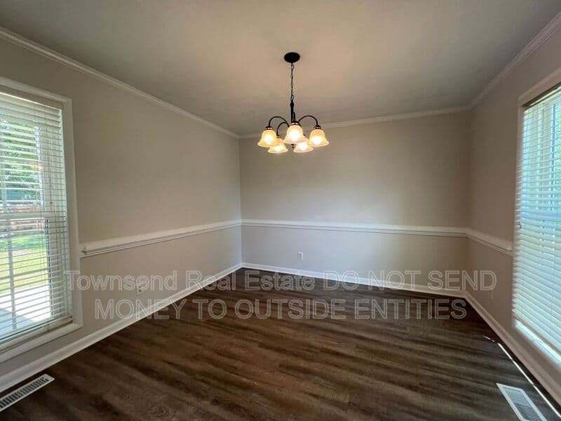 Fayetteville House: 7108 Calamar Dr.