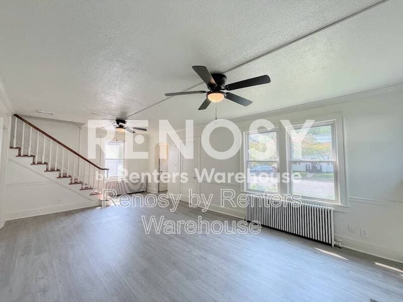 Norfolk House: 1084 Norview Avenue