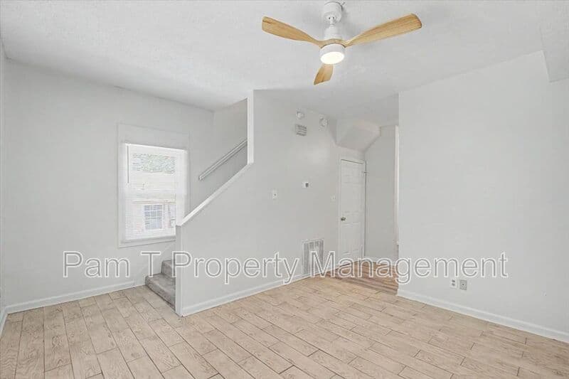 Savannah Townhome: 814 Ott St