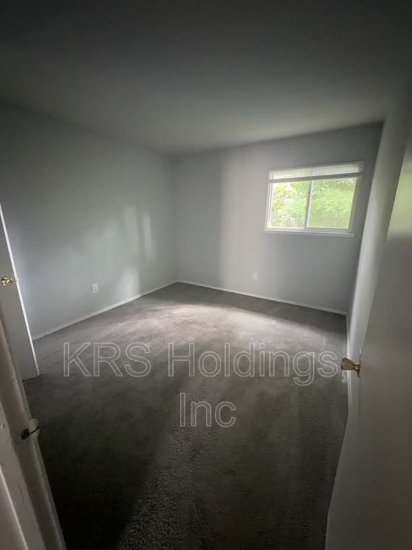 Richmond Condo: 1247 Nelson St
