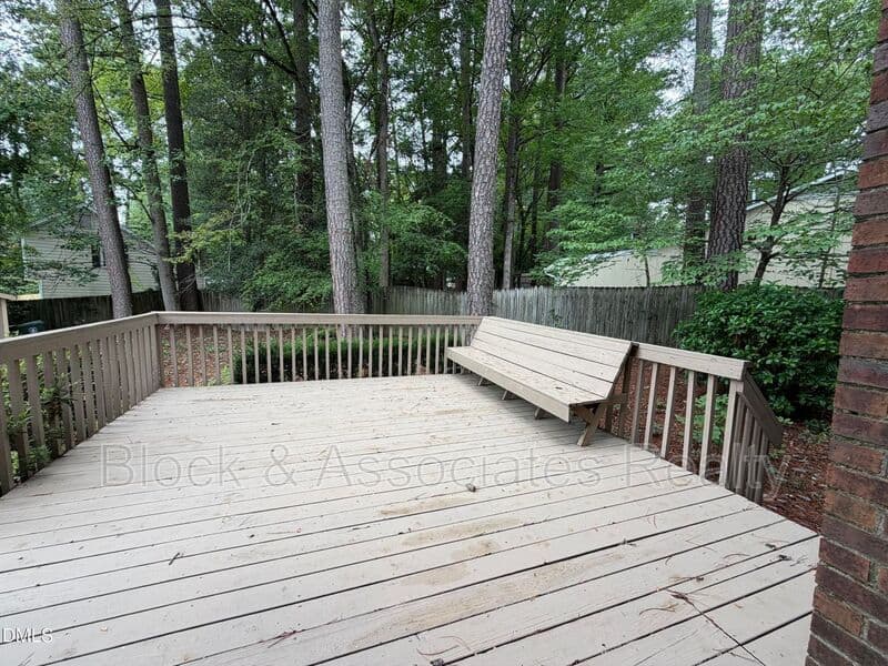 Garner House: 200 Coachman Drive