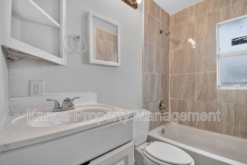 West Palm Beach Condo: 885 7th St