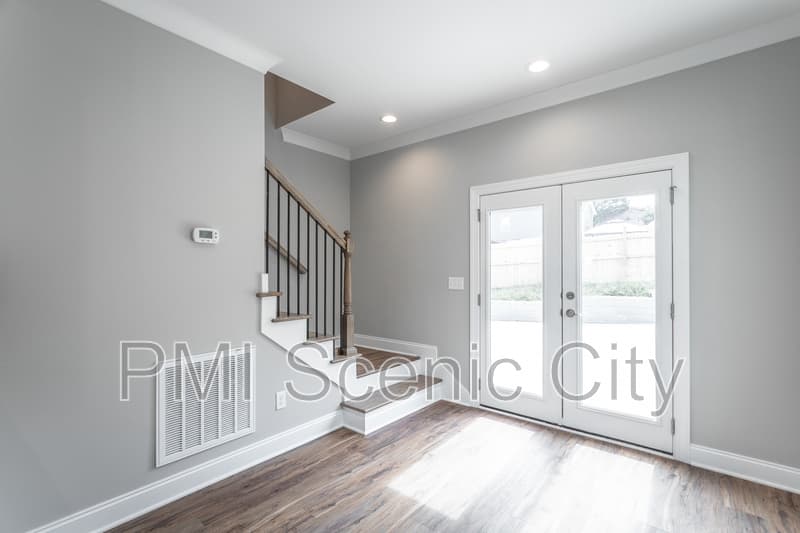 Cleveland House: 2631 Rogers Dr SE