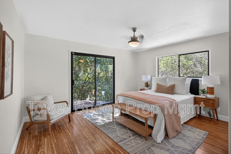 Fair Oaks House: 3937 Orangewood Dr