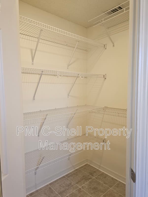 Pensacola House: 2112 Antillies Dr