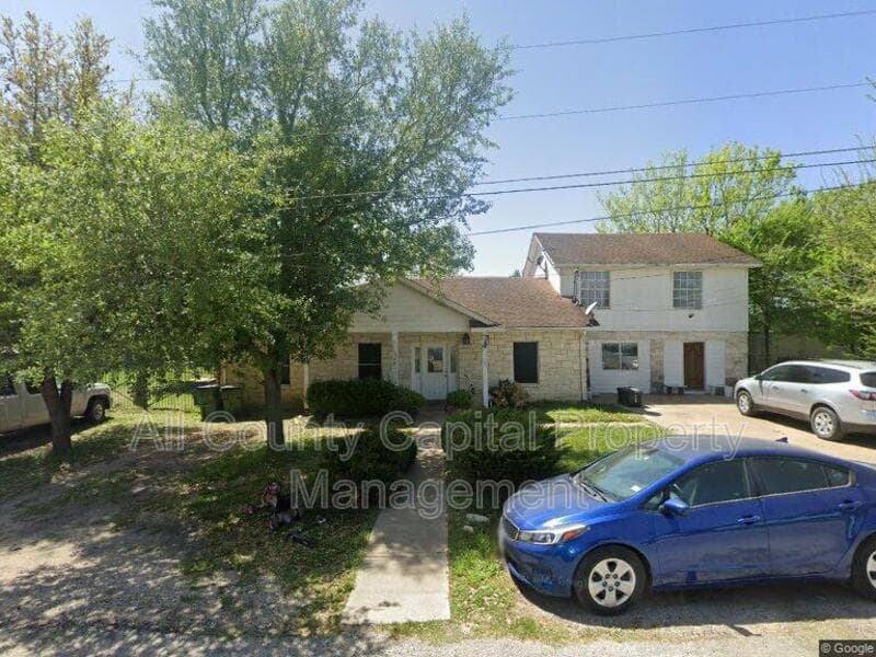 Buda House: 308 Mary St #A,