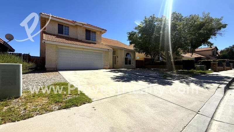 Victorville House: 14601 Pony Trail Rd