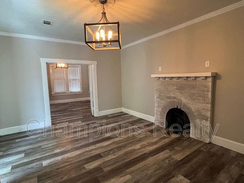 Columbus House: 2509 Schaul St
