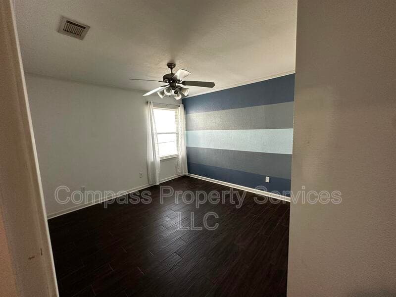 Waco House: 10613 Rayburn Way