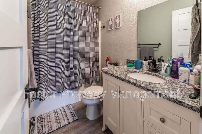 Mankato Condo: 1310 Warren St.