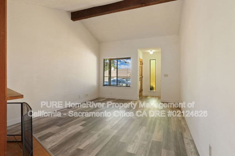 Fair Oaks House: 8128 Deseret Ave