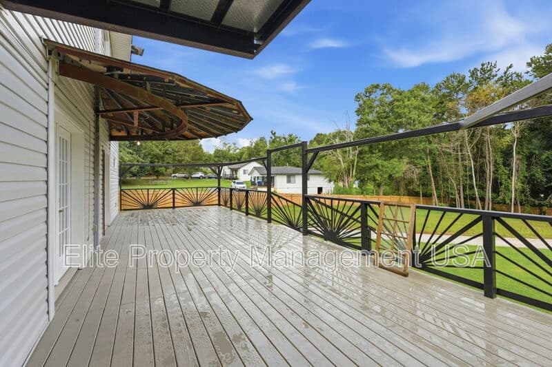 Flowery Branch House: 7134 Williams Road