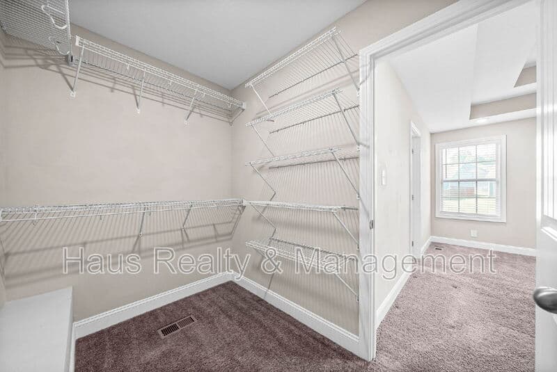 Clarksville House: 314 Lugano Ln
