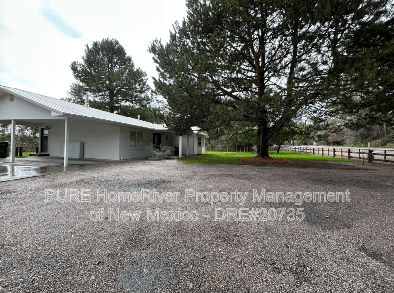 Flora Vista House: 7501 Old Aztec Hwy