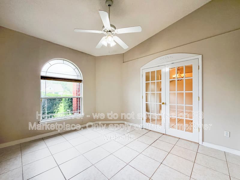 Navarre House: 6609 Codell St