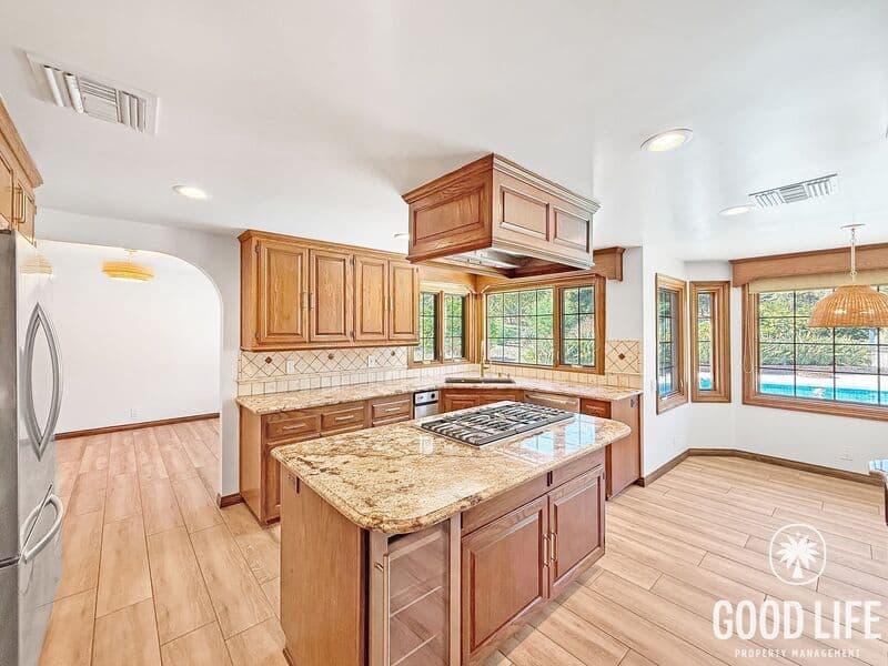Corona House: 9250 Beazley Ln