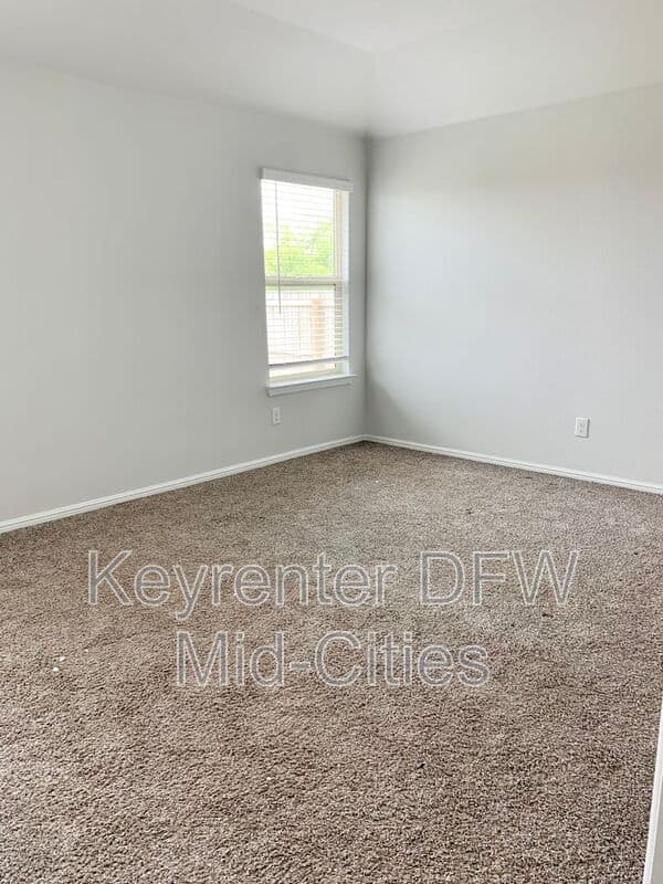 Fort Worth House: 9001 High Stirrup Lane