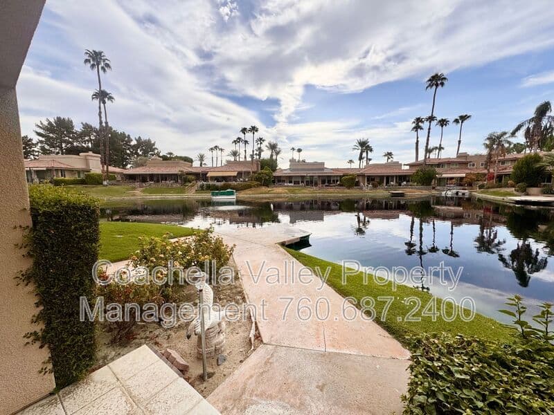 Rancho Mirage House: 21 Lake Shore Dr
