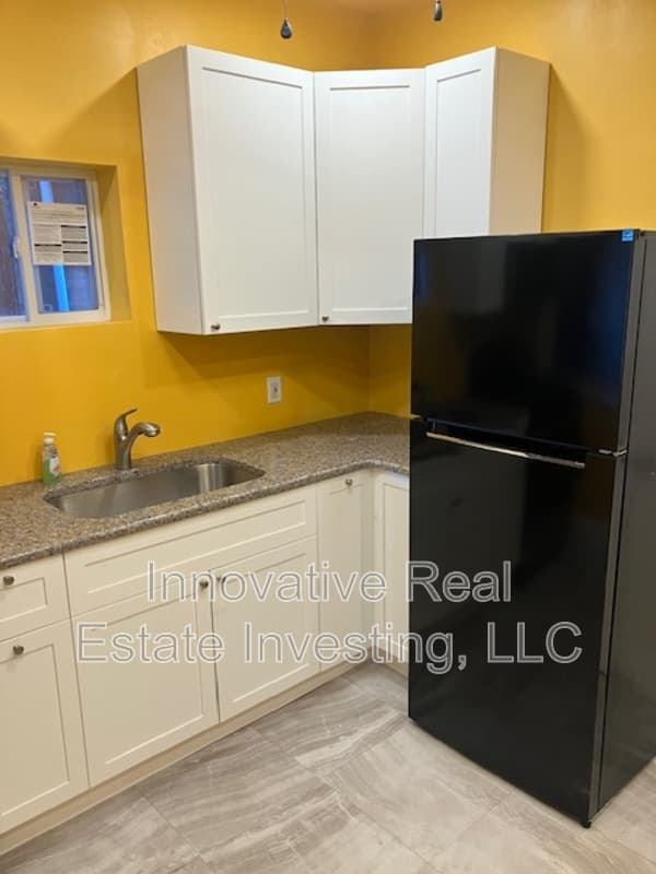 Philadelphia House: 6115 Lansdowne Avenue