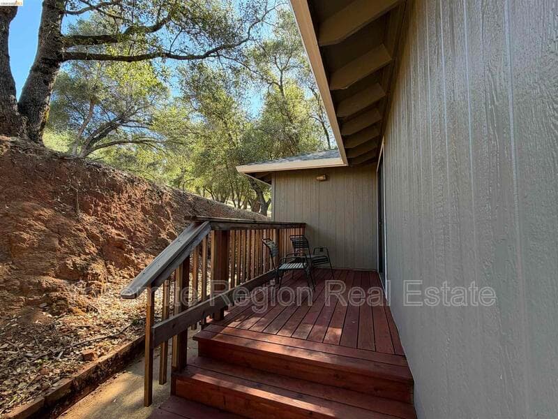 Groveland House: 20790 Ferretti Road